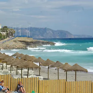 precioso-apartamento-en-nerja-a-50-m-de-la-playa.hotelsinnerja.org/